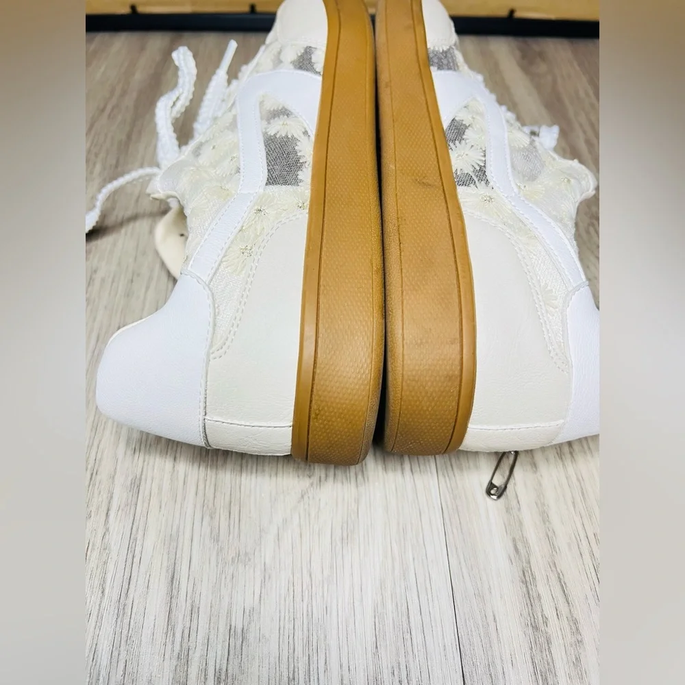 DV By Dolce Vita Voyage Ivory Lace Lace-Up Sneakers Sz 10
